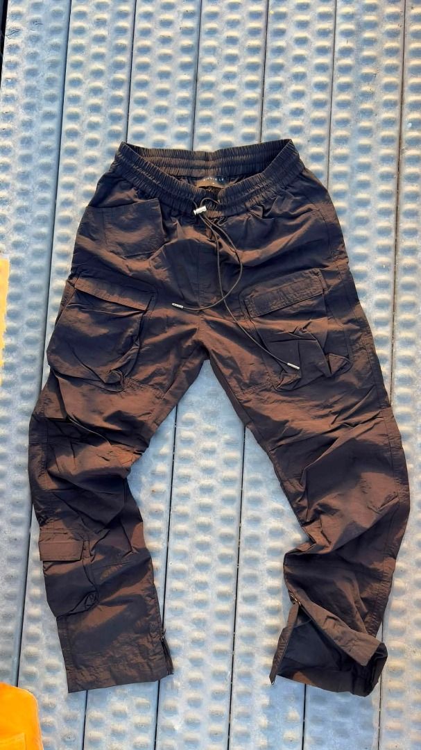 Richie Le Cargo Pants (Category: Trousers) located in Angeles City. Submitted by keedriae (Listing ID 1462174320, Image 1). Description: Richie Le Cargo Pants Complete with tags size: M fit to 30-33 No issue still in pristine condition price: 1999php meet up around pampanga.