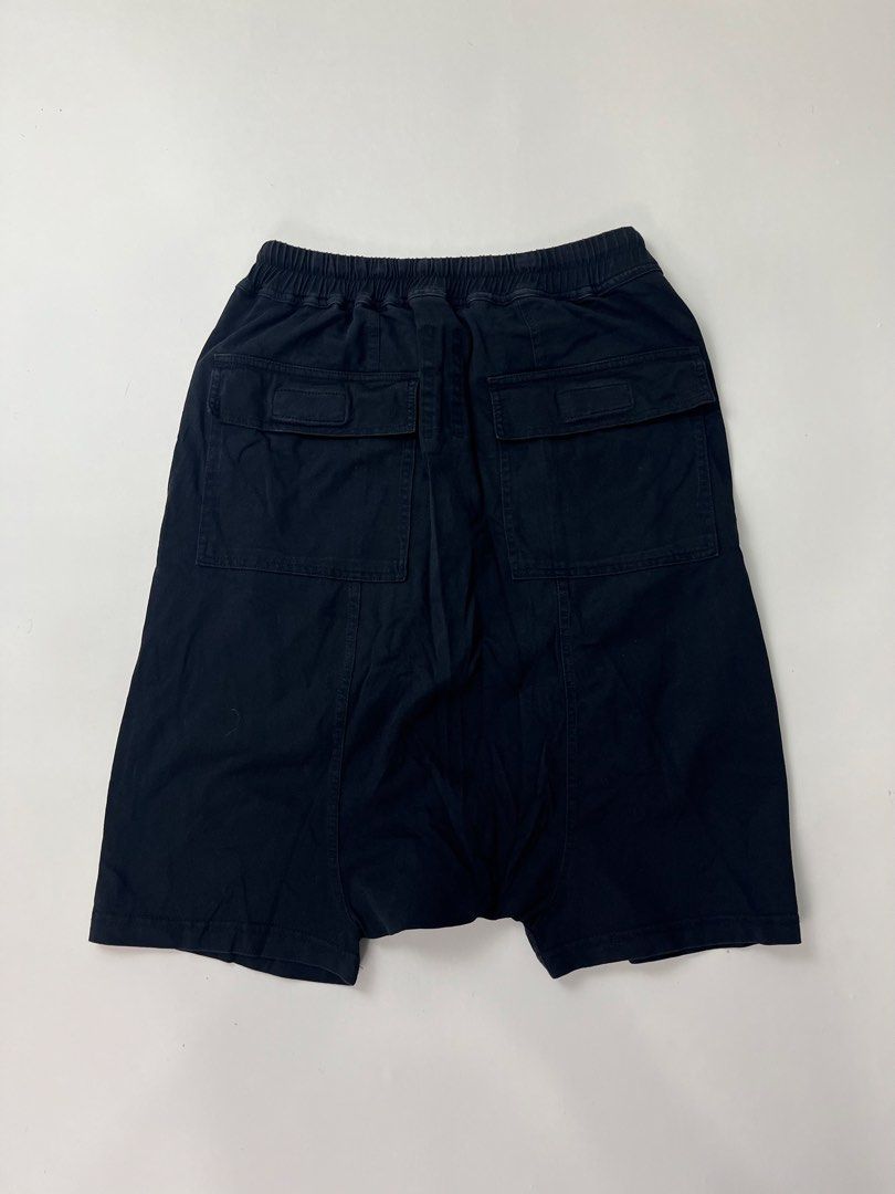 Rick Owens DRKSHDW Shorts (Category: Shorts) located in Makati City. Submitted by ufcknwthbst (Listing ID 1462077854, Image 2). Description: 23 inch length 9.5/10 condition No issue.