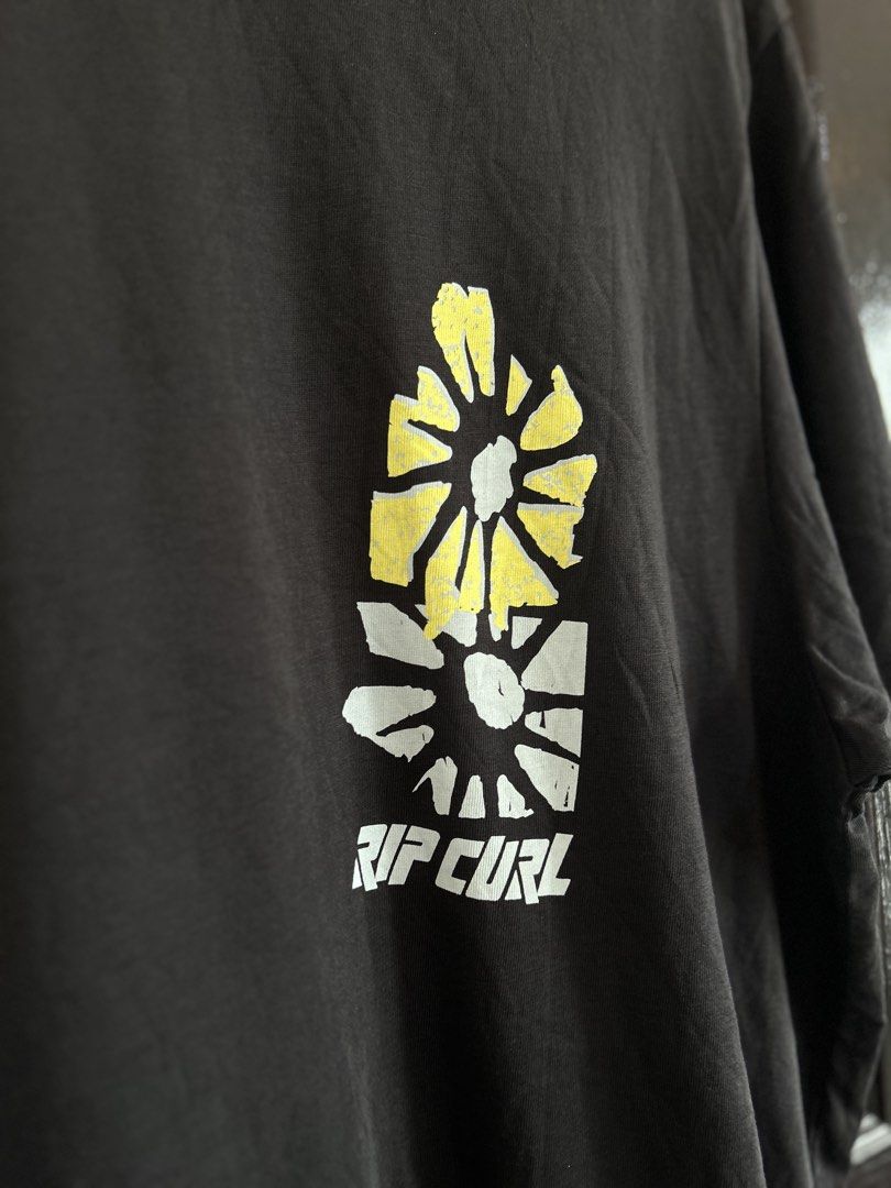 RipCurl tee (Category: Tshirts & Polo Shirts ) located in Las Pinas. Submitted by kukayskabinet (Listing ID 1462126137, Image 2). Description: 📌last price posted 📌no haggling, (TAWAD ) items are already on sale 📌 items posted are either brand new or pre-loved 📌 manage your expectations and buy at your own risk. .