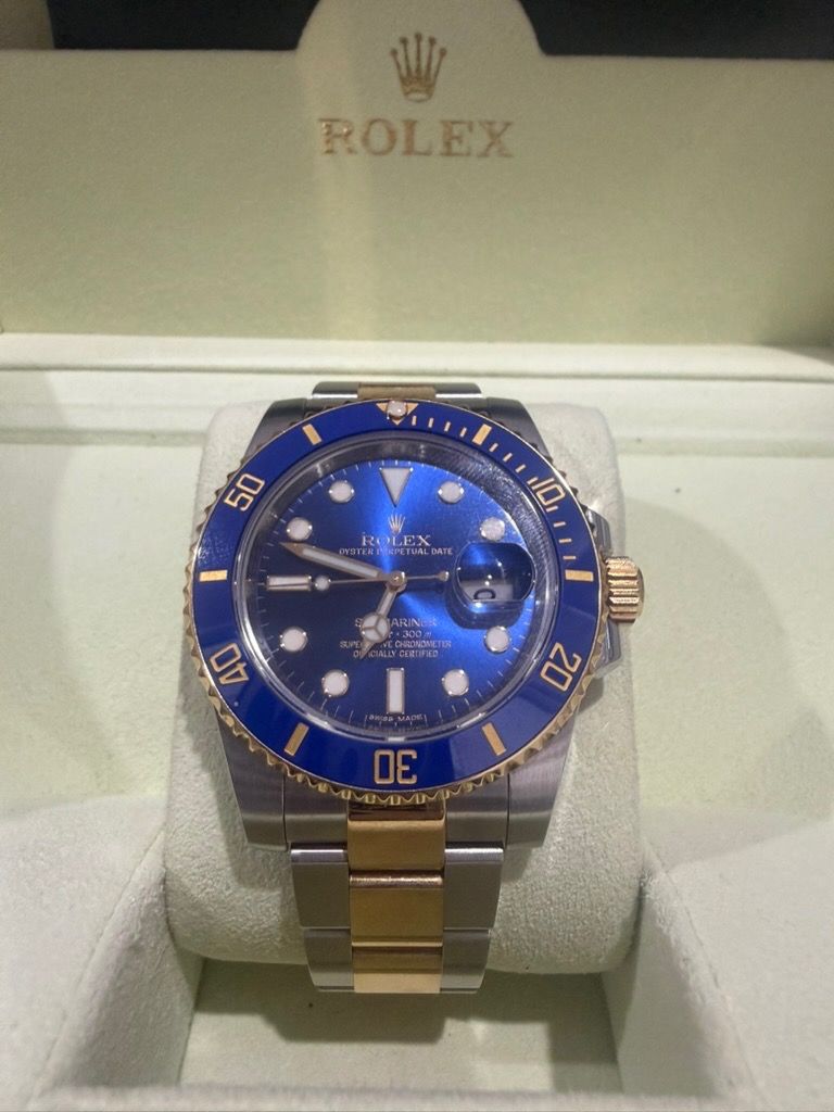 Rolex Submariner Date "Bluesy" (Category: Luxury Watches) located in Manila. Submitted by atty.jay (Listing ID 1462100432, Image 1). Description: Reference: 116613LB Size: 40mm "Super Case" Dial: Sunburst Royal Blue Origin: Dated February 2014. Complete Set.