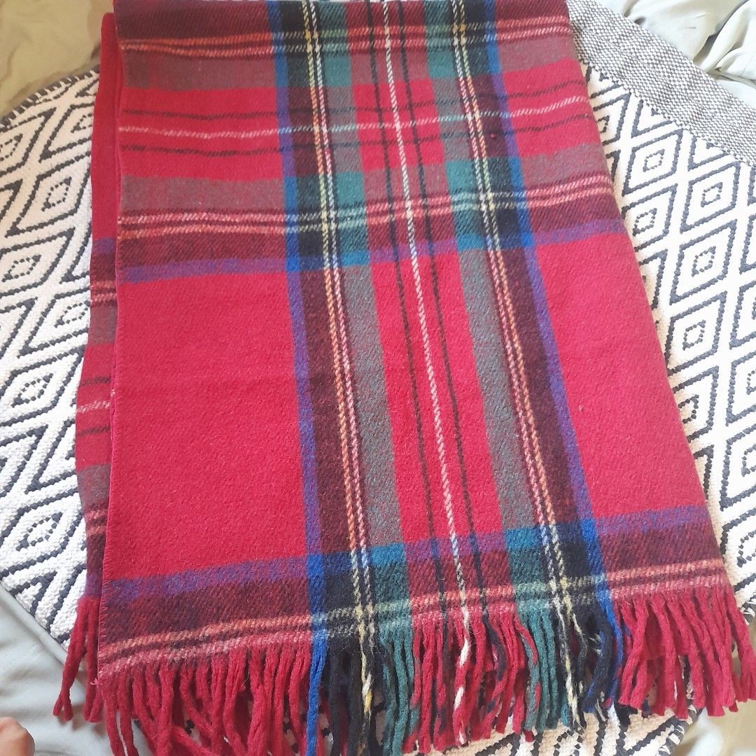 ROMANOEXPORT Travelling blanket Tartan Plaid Wool (Category: Carpets, Mats & Flooring) located in Bocaue. Submitted by marajapansurplus (Listing ID 1462144668, Image 3). Description: - Vintage Romanoexport travelling rug / blanket - Classic red tartan plaid pattern - Fringed edges - Material: 100% Wool - Dimensions: 80cm x 110cm .
