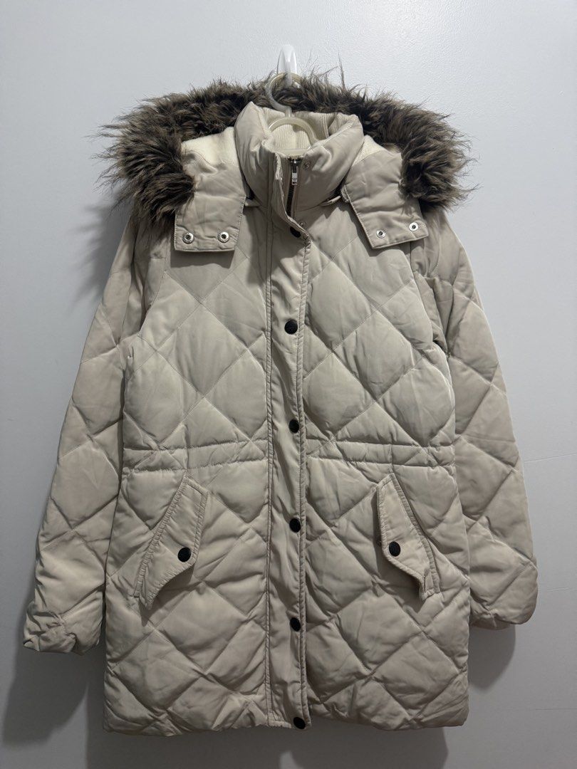 Roxy Down Puffer Ackey Women Small (Category: Coats, Jackets and Outerwear) located in Balanga. Submitted by winterlab_ph (Listing ID 1462139432, Image 1). Description: W 19 L 30.