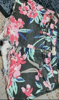 (Category: ) located in . Submitted by thrift_ni_sir (Listing ID 1462178770, Image 1). Description: .