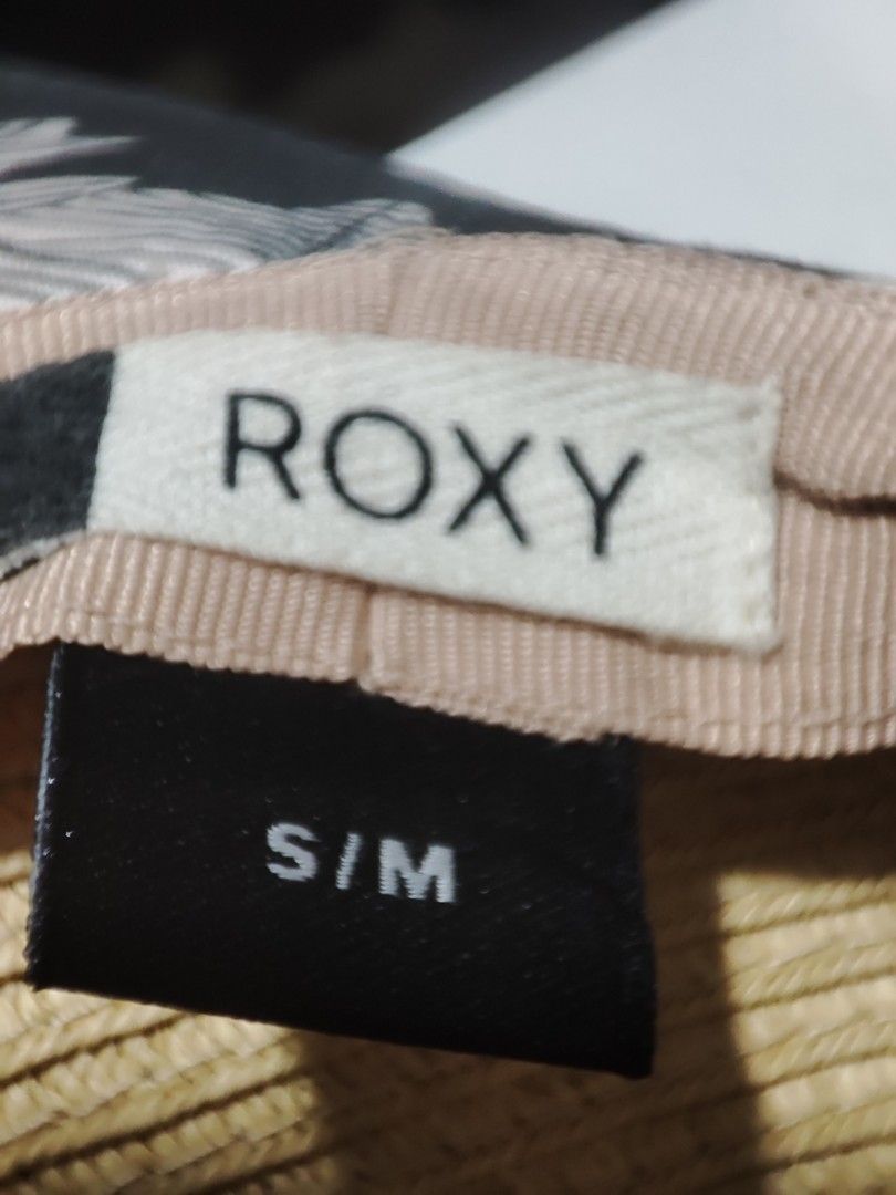 Roxy Straw Hat with Floral Brim (Category: Hats & Beanies) located in Manila. Submitted by momofunodos (Listing ID 1462103940, Image 3). Description: ALL ITEMS ARE PRE-LOVED ✅Bale source. ✅Ukay thrifted. ✅Manage your expectations these are ukay.( dont expect crispy as new) ✅ Colors may different in person due to camera lens and lights. ✅ There's a sign of usage in every item ✅ Small stain washable stain are normal in ukay we do not considered it 