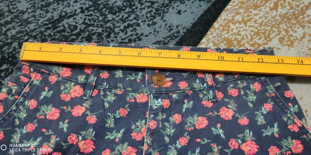 Roxy Y2k denim floral short (Category: Shorts) located in San Jose. Submitted by thrift_ni_sir (Listing ID 1462167641, Image 2). Description: Excellent condition MOD j&t Add shipping fee MOP gcash.