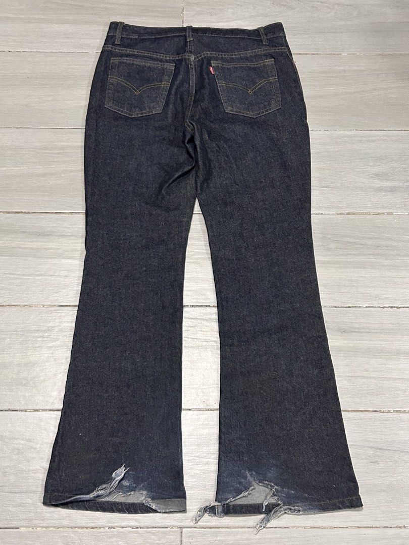Levi’s Bootcut Raw Denim Jeans (Category: Jeans) located in Manila. Submitted by tryingtoarchivemaybe (Listing ID 1462089430, Image 2). Description: 1 Missing copper rivet, removed leather back tab, heel drag. Estimate year: 1990s Size 30x32 Will do measurements for sure buyers Not selvedge, please do not confuse the two. Rush.