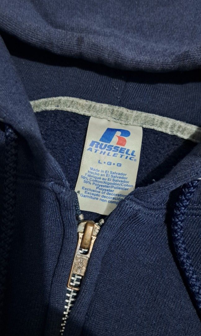 Russel Athletic (Category: Coats, Jackets and Outerwear) located in Baguio. Submitted by thriftfit17 (Listing ID 1462211376, Image 2). Description: russel athletic size L best fit xl very good condition slightly faded sa hoodie area php 600 dm if interested 🤙.