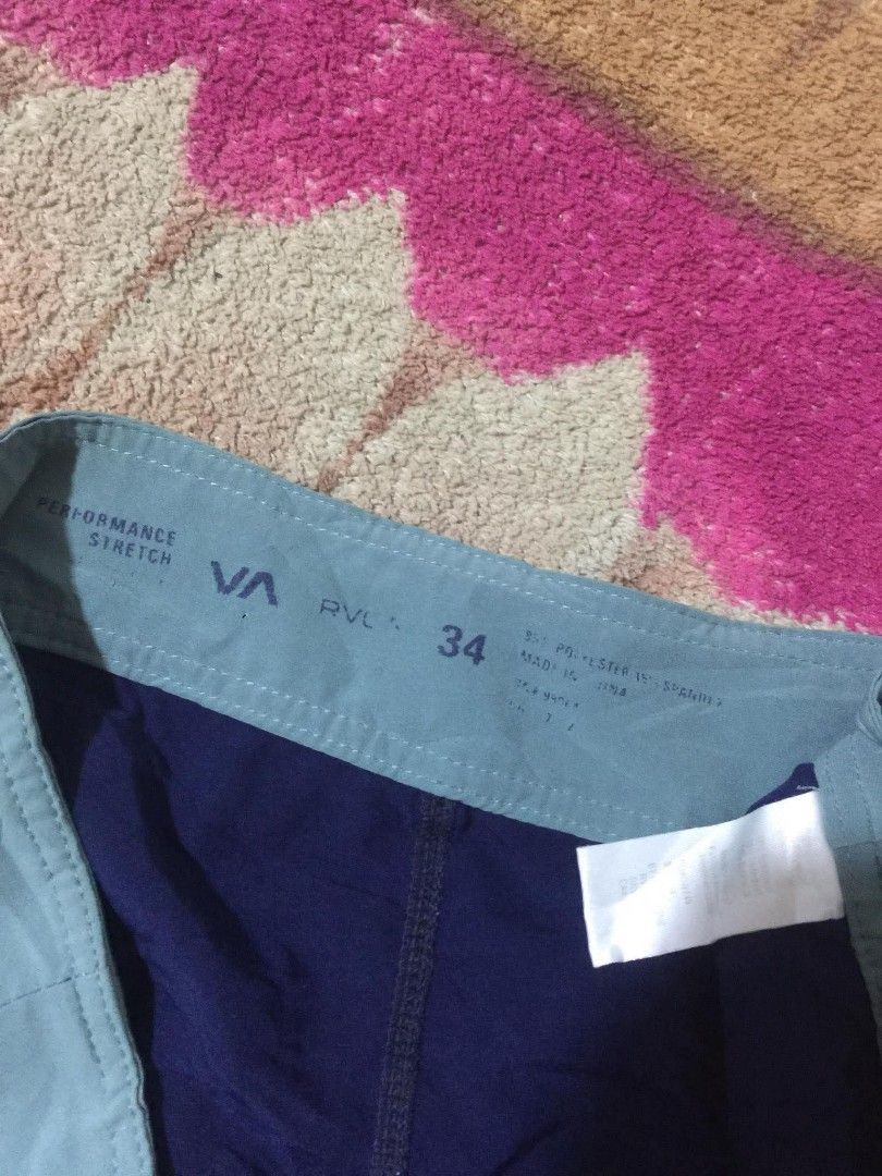 RVCA boardshort short (Category: Activewear) located in Tagum. Submitted by urbanoadulajr (Listing ID 1462153872, Image 2). Description: RVCA boardshort short 34 to 36 Length: 21 Excellent Mine 450.
