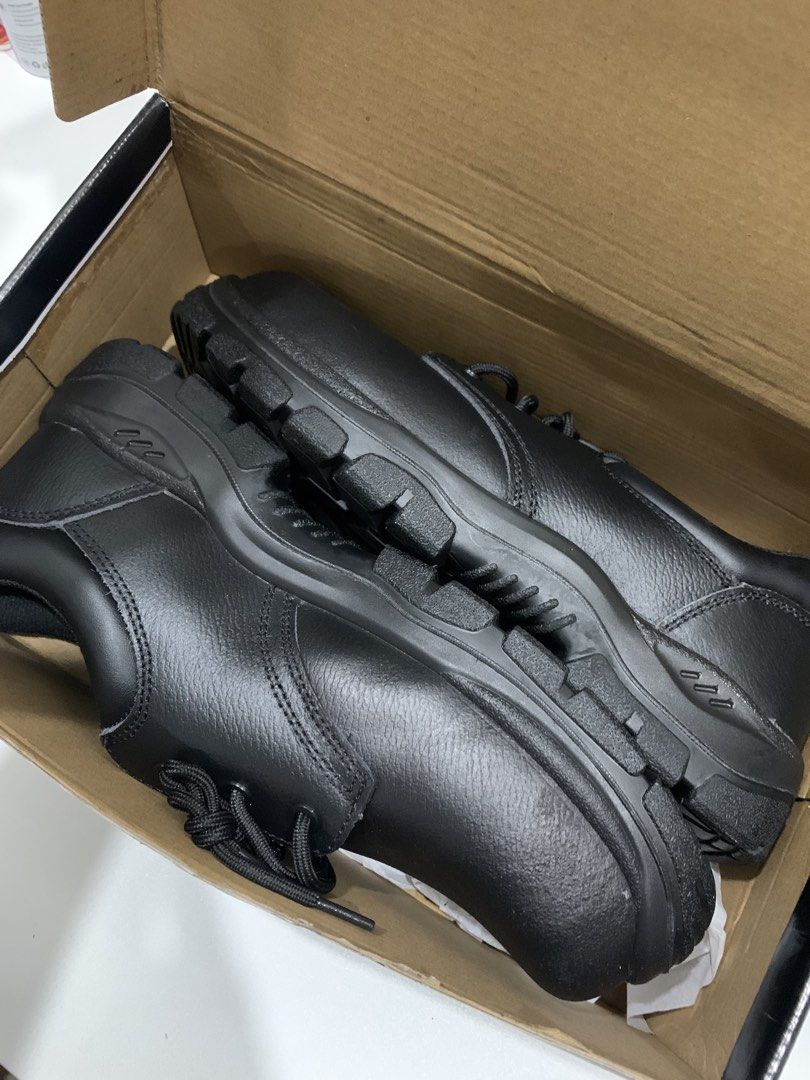Safety Shoes (Category: Boots) located in Pasay City. Submitted by mjshopaholic (Listing ID 1462180946, Image 1). Description: Brand new with box.