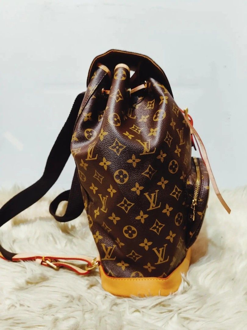 Sale! Louis Vuitton backpack (Category: Shoulder Bags) located in Cabuyao City. Submitted by secondhand.shop.ph (Listing ID 1462141738, Image 2). Description: Sale❗️Sale❗️Sale❗️ LV LIKE NEW Medium -Large coated canvas & genuine leather trim Flawless 📌First to pay!.
