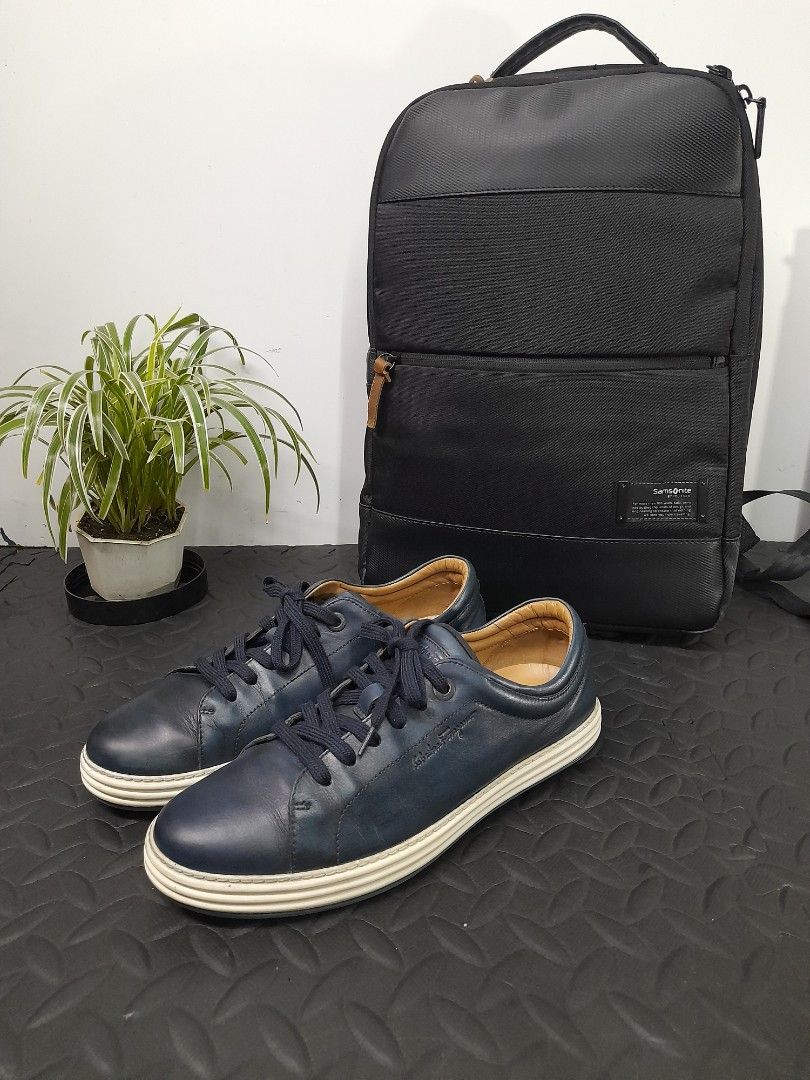 Salvatore Ferregamo mens 7.5us (Category: Sneakers) located in Muntinlupa City. Submitted by mlbphworks (Listing ID 1462096033, Image 2). Description: Salvatore Ferregamo NEWPORT mens Leather sneaker shoes royal blue Made in italy : 7Z 31750 B 14 S 7.5 EE 👉I personally owned this pair Ontag Size 7.5us actaull fit 8us very goodExcellent condition asking 6,500 php prior pickup slight nego upon viewing pickup or video call Open for video call in bl