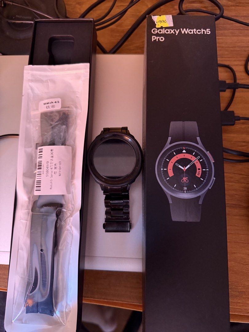Samsung Galaxy Watch 5 Pro (Category: Men's Watches) located in Bulacan. Submitted by octomerch0111 (Listing ID 1462159990, Image 2). Description: Samsung Galaxy Watch 5 Pro Complete accessories with box and unused strap Key features: * 🖥️ 1.4-inch Super AMOLED display with sapphire crystal glass * 🛡️ Titanium body for durability * 🔋 Large 590 mAh battery designed for long battery life * 🧭 GPS with route tracking for hiking, cycling, and outd