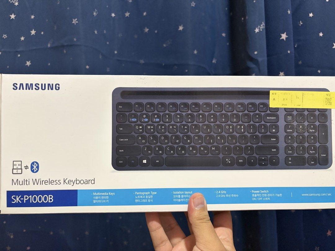 Samsung SK-P1000B Multi Wireless Keyboard (Category: Computer Keyboard) located in Caloocan City. Submitted by kazunaga5981472 (Listing ID 1462247135, Image 2). Description: Authentic Samsung wireless keyboard. Bought from South Korea. Model SK-P100B Can connect using bluetooth and 2.4ghz dongle. Used twice. RFS: upgraded to Logitech MX Keys.