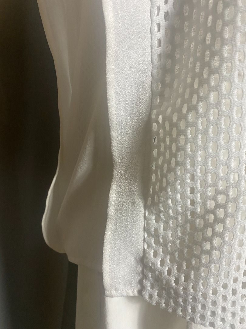 Sandro Paris White Mesh Netted Sleeveless Top (Category: Sleeveless) located in Las Pinas. Submitted by ipickyou (Listing ID 1462185073, Image 3). Description: Unwashed Condition: 10/10 𝗠𝗲𝗮𝘀𝘂𝗿𝗲𝗺𝗲𝗻𝘁𝘀 𝘄𝗵𝗲𝗻 𝗹𝗮𝗶𝗱 𝗳𝗹𝗮𝘁: -Armpit to armpit: 18 1/2” -Length: 24” .