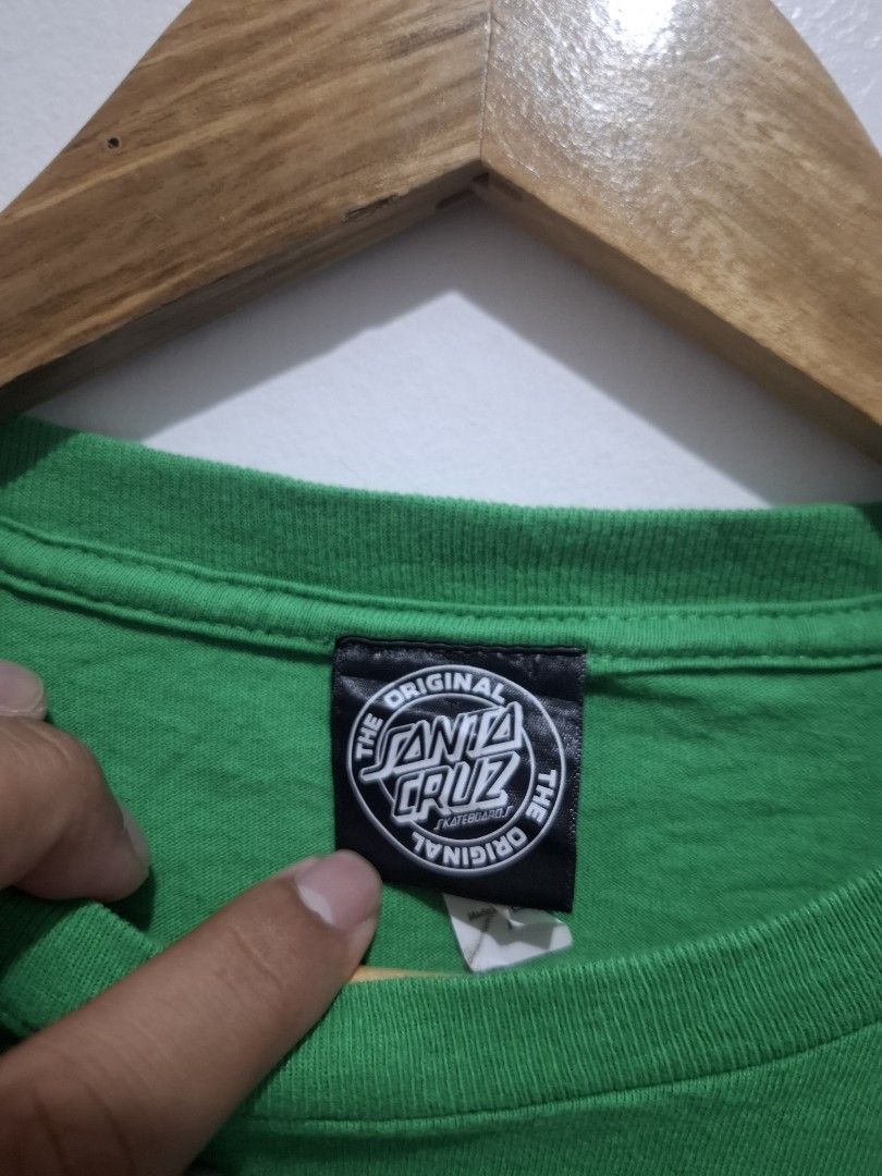 Santa cruz skateboards large (Category: Tshirts & Polo Shirts ) located in Tarlac. Submitted by christopher.24 (Listing ID 1462137364, Image 3). Description: excellent condition.