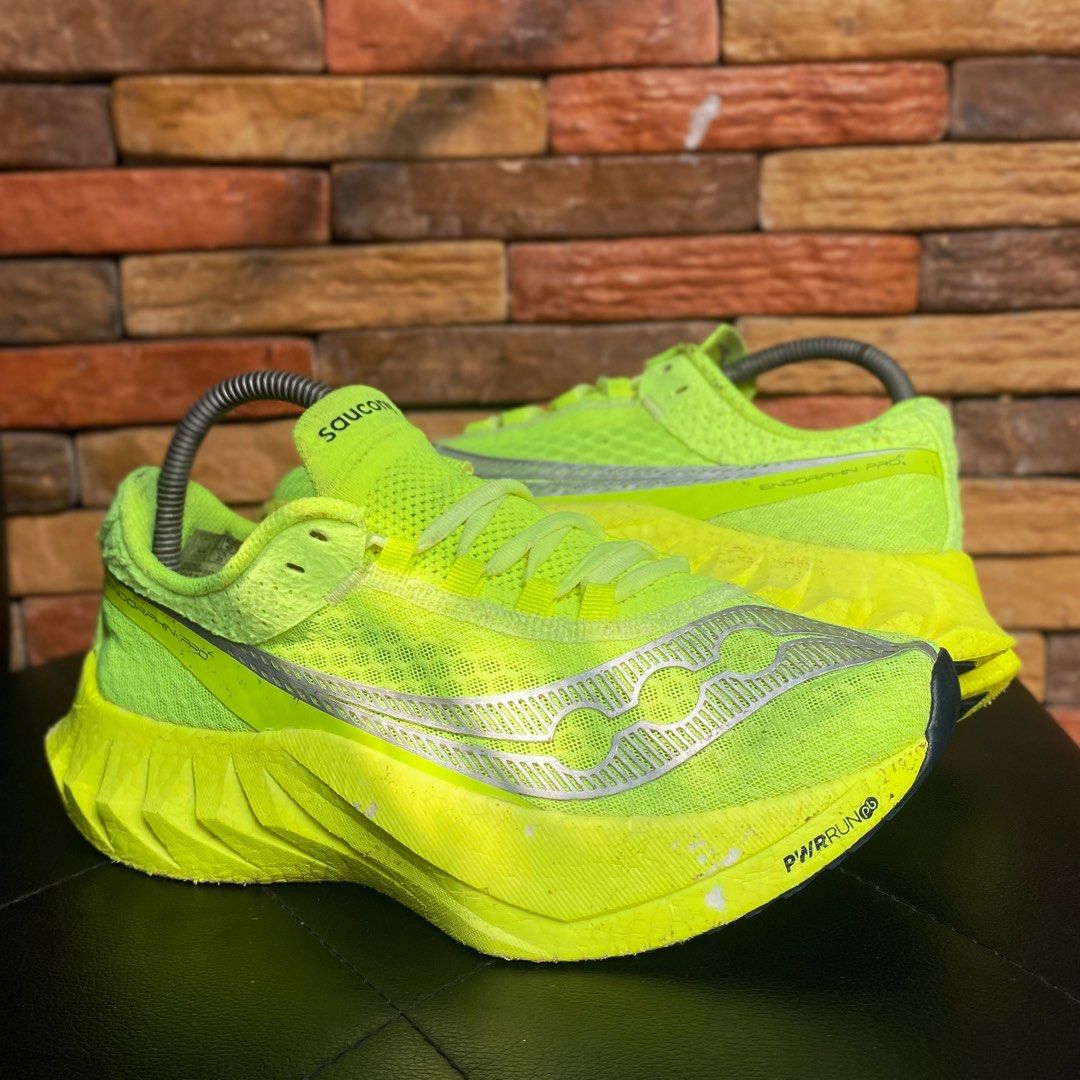 Saucony Endorphin Pro 4 (Category: Sneakers) located in Manila. Submitted by toasty.soles (Listing ID 1462175058, Image 1). Description: SAUCONY ENDORPHIN PRO 4 *Carbon Plated* Size 7us MENS/40 EUR/25cm USED IN EXCLLENT CONDITION Legit x Original 💯 2499Php Only‼️Below srp‼️ PRELOVED PAIRS | MANAGE YOUR EXPECTATIONS PRELOVED PAIRS MAY HAVE MINOR FLAWS Mode of payment: Gcash / Cash / Maribank Courier: Jrs Express | Lalamove Lalamove available with