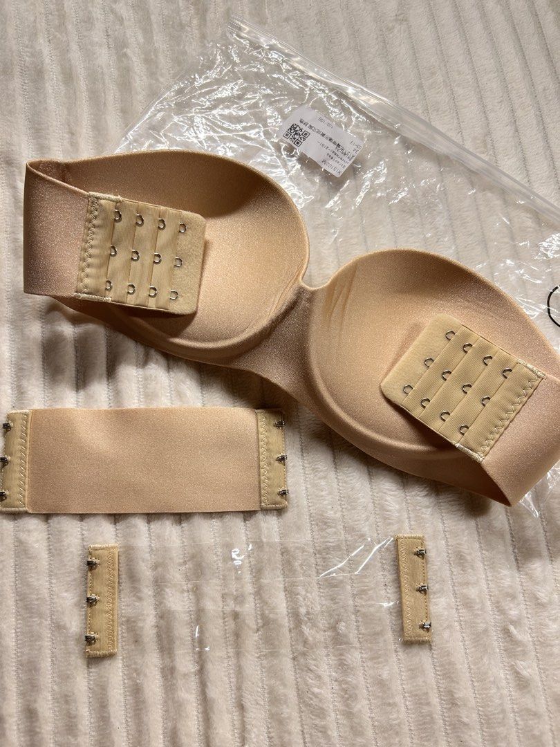 seamless strapless push up bra (Category: Undergarments & Loungewear) located in Caloocan City. Submitted by ky.mndjr (Listing ID 1462213235, Image 2). Description: seamless strapless push up bra color: beige size: 34B brand new with pouch orig price • ₱200.