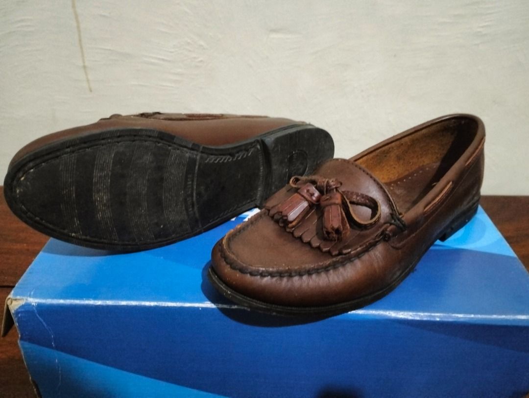 Sebago Brown Leather Tassel Flats (Category: Loafers) located in Cabanatuan. Submitted by jbdg_2018 (Listing ID 1462176840, Image 2). Description: CROSSPOSTED wts lfb ph Sebago Brown Leather Tassel Flats - Size: US 6 - Color: Beige - PHP 200 rfs: decluttering MOP: GCash MOD: J&T 📍 Cabanatuan City, Nueva Ecija.