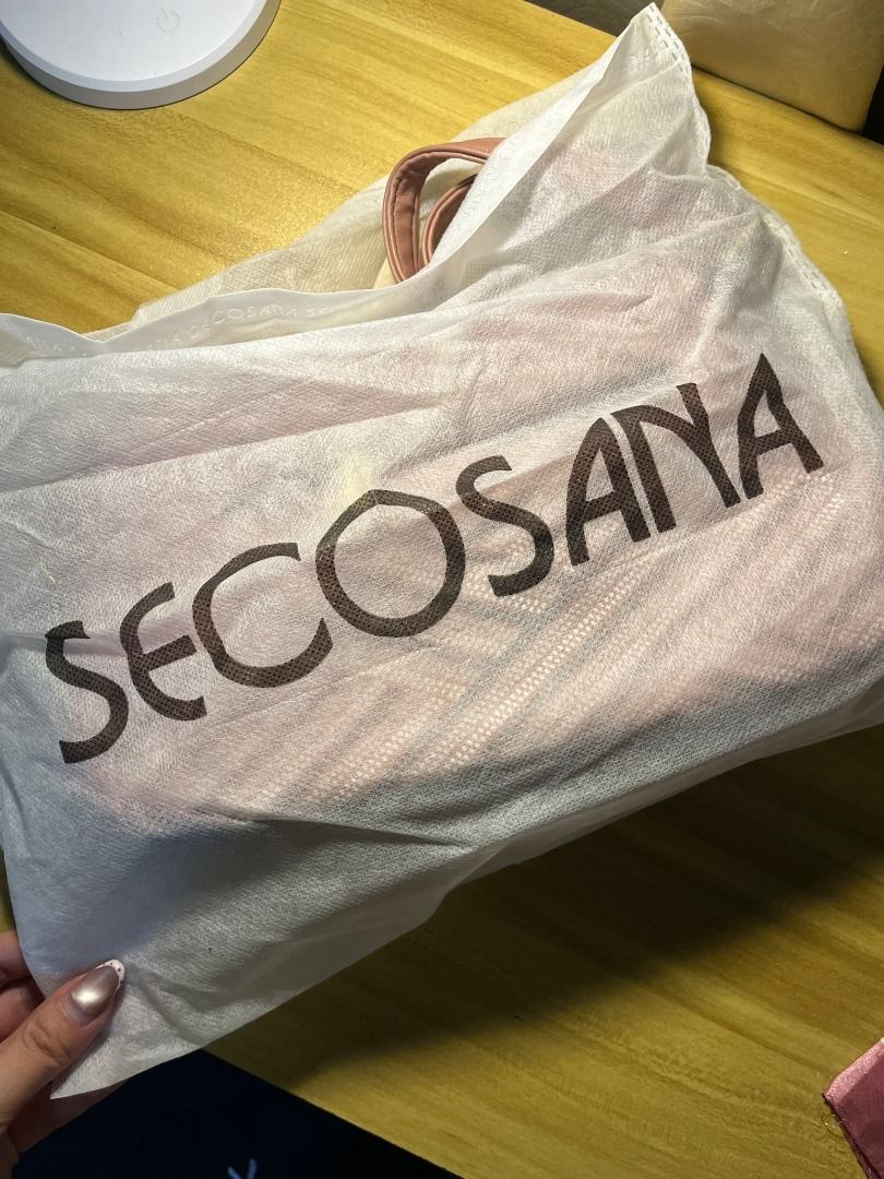 SECOSANA Pink Chevron Bag (Category: Cross-body Bags) located in Paranaque City. Submitted by __alexuhh (Listing ID 1462157487, Image 2). Description: bnew with tag and dust bag :) never been used.