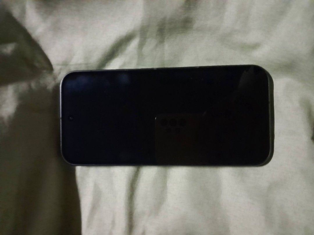 Selling google pixel 9 (Category: Android) located in Manila. Submitted by ma.noeami1222 (Listing ID 1462155824, Image 3). Description: ₱8,000 — NEGOTIABLE!!! Almost ₱30K ang original price. 📱 Condition: • Nahulog, then suddenly nagkaroon ng white line sa screen • For parts nalang siguro, since genuine/original pa lahat ng parts • If gusto gamitin ulit like new, need LCD replacement + backhousing replacement • All other functions are working — f