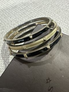 (Category: ) located in . Submitted by shoppeekaboo (Listing ID 1462123520, Image 1). Description: .