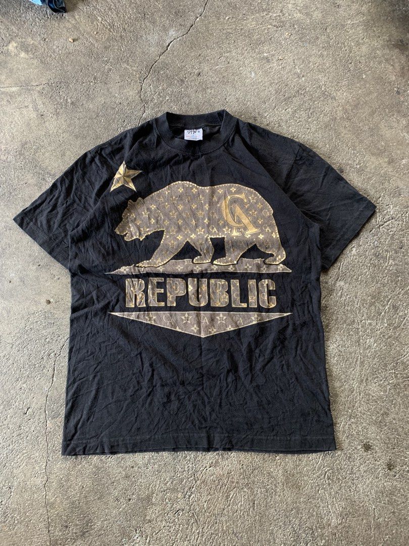 shaka wear x republic (Category: Activewear) located in Tabaco. Submitted by bryantborb59984 (Listing ID 1462198291, Image 1). Description: large on tag no issue as new 23x29 .