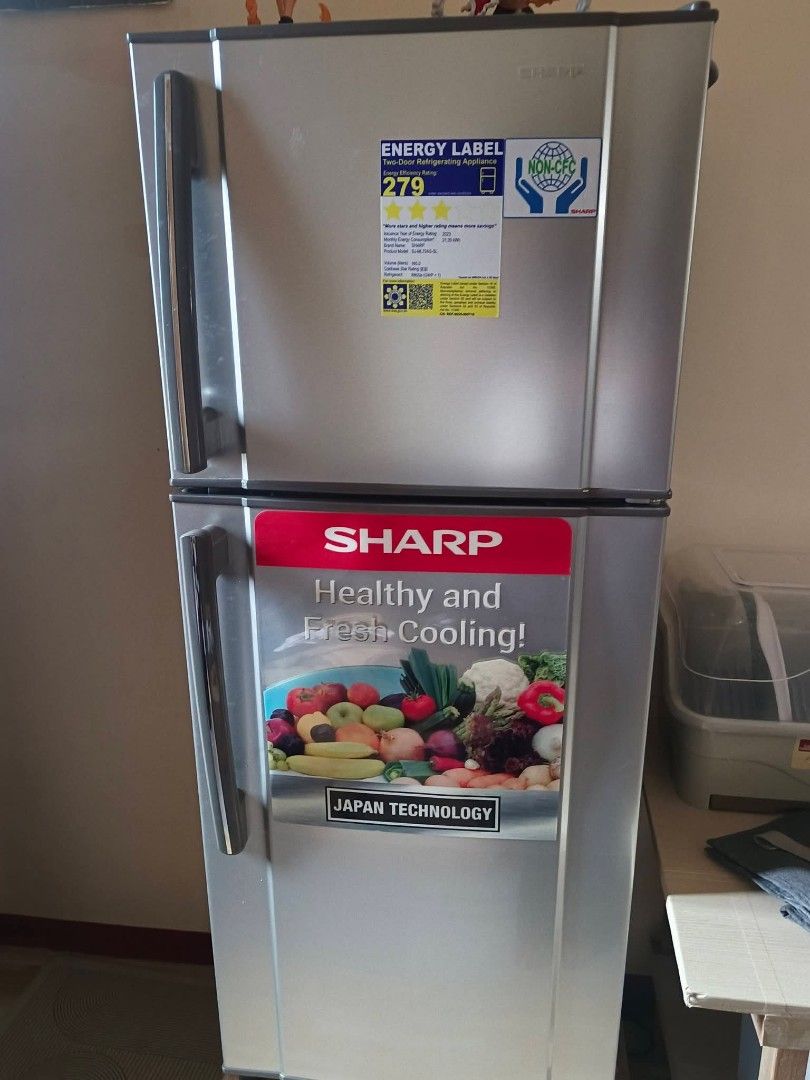 Sharp Refrigerator (Category: Refrigerators and Freezers) located in Manila. Submitted by fiercedolphin-fe2b (Listing ID 1462130062, Image 2). Description: 1 month pa lang nagagamit.