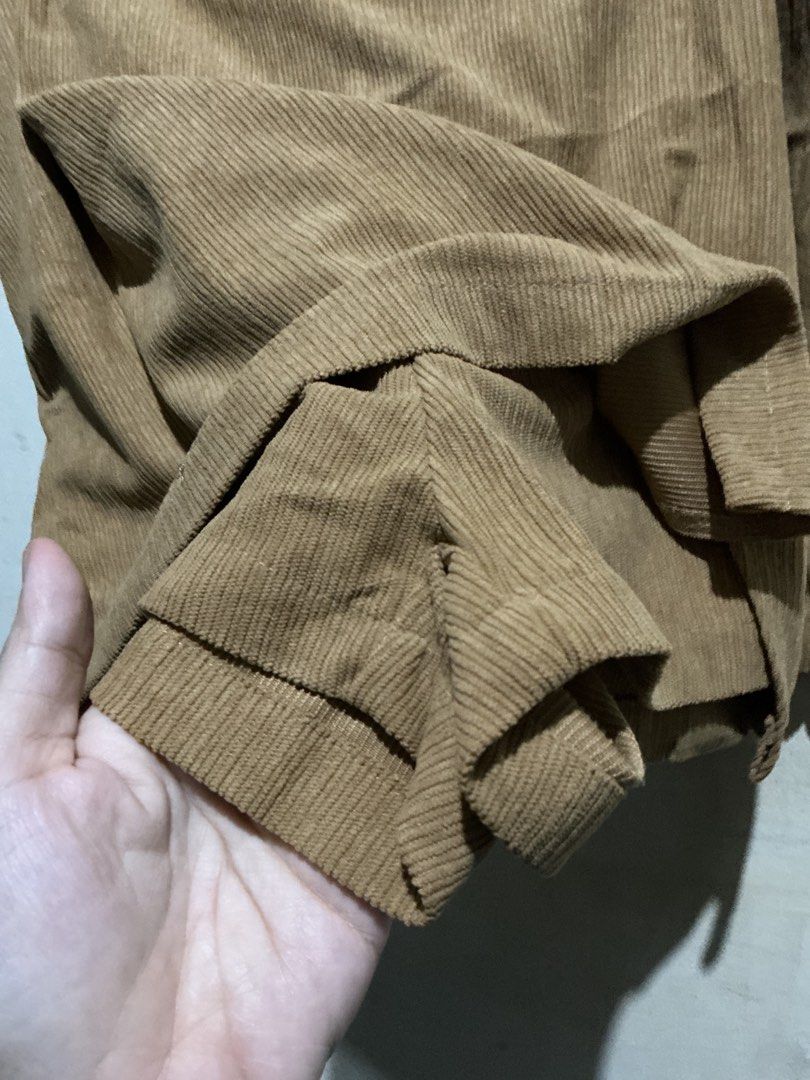 SHEIN SKORT (Category: Other Bottoms) located in Dagupan City. Submitted by trendies_collection (Listing ID 1462070564, Image 3). Description: Brand new with pouch Large on tag, 31-32 inches waistline No issue.