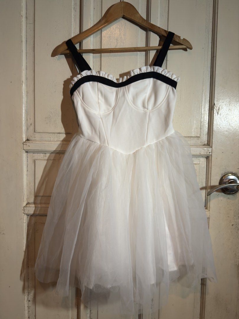 SHEIN white dress (Category: Dresses) located in Valenzuela. Submitted by julijulyxoxo (Listing ID 1462243681, Image 1). Description: where to find me: Facebook: Julianne Leigh (post is already up) Instagram: shop.loveandrelove (might post updates/items here too) MOP: maribank, gcash, maya MOD: J&T Express Item is unwashed. Please wash immediately before wearing!.
