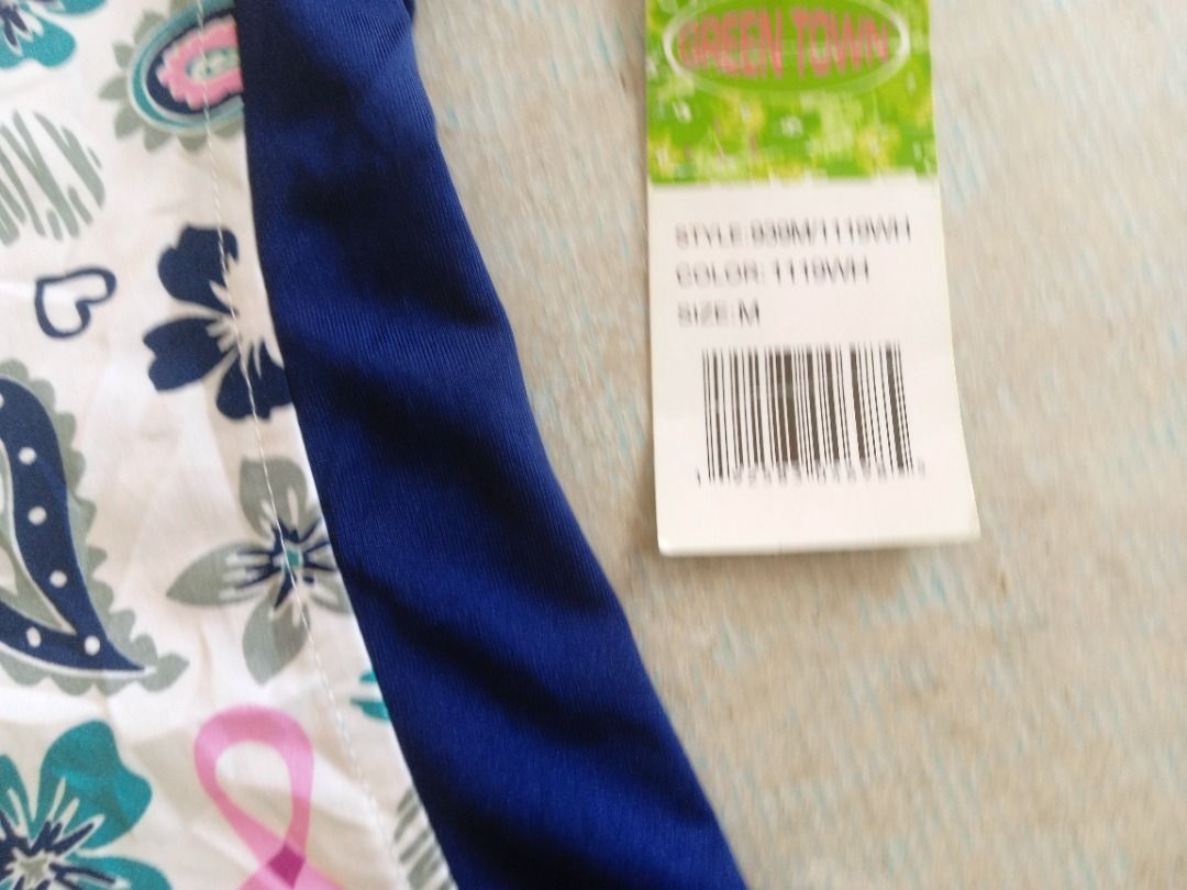 Shirt US BNEWTAG (Category: Shirts) located in Los Banos. Submitted by mania-62906 (Listing ID 1462057189, Image 3). Description: BNewtag. Workers Outfit. (Housing cleaning, massage, etc) US Medium. ( If you buy the two items red item shirt s for free.