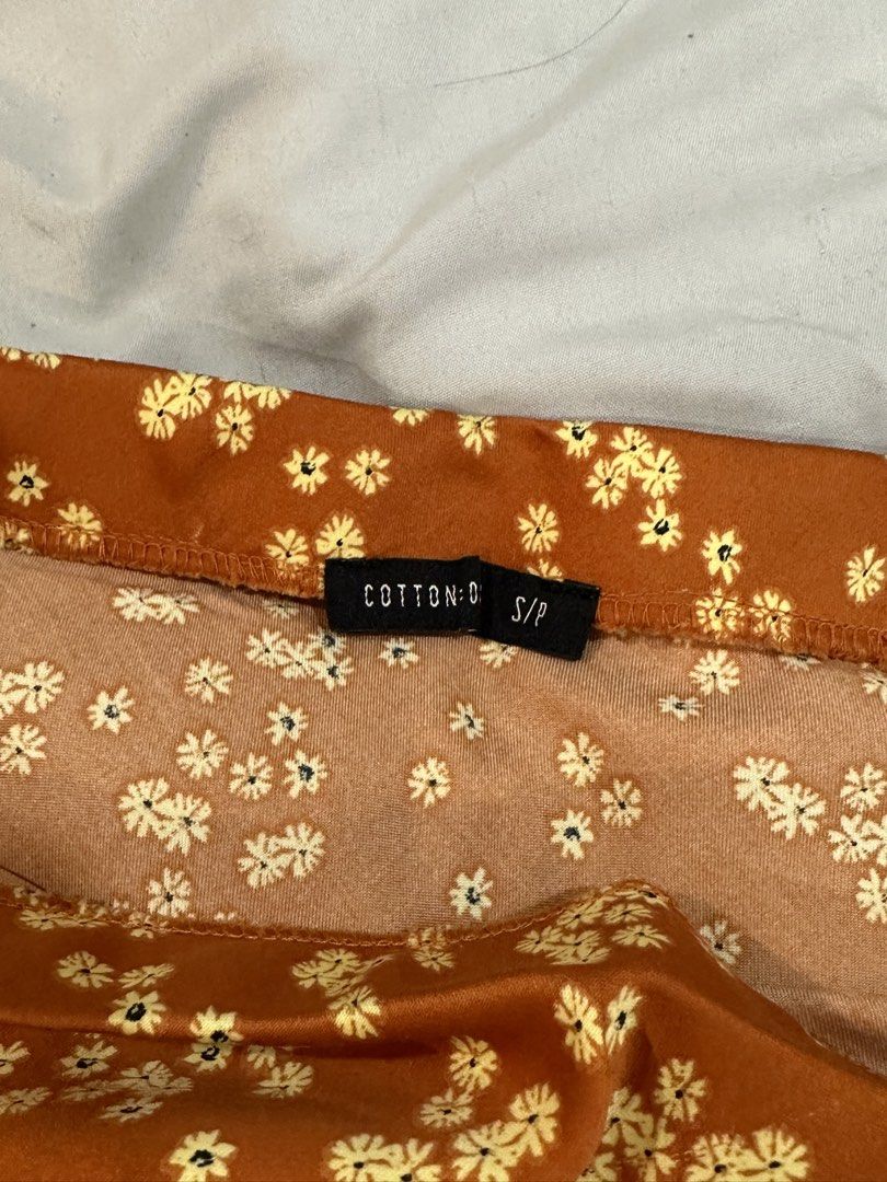Silk Long Skirt (Category: Skirts) located in Paranaque City. Submitted by celinegab (Listing ID 1462191551, Image 3). Description: .