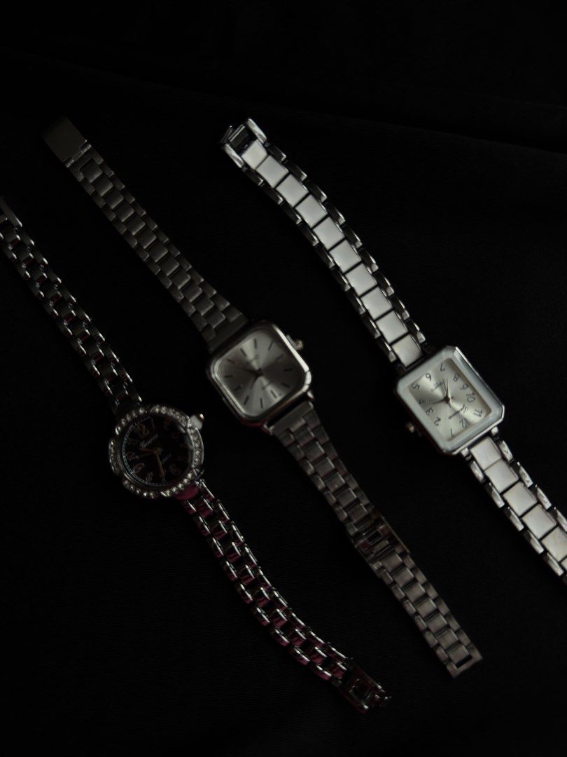 Silver/Gold Fashion Watch (Category: Women's Watches) located in Manila. Submitted by ak.kini (Listing ID 1462066444, Image 2). Description: SALE 💕 [Get 3 for only = ₱777] +All working (battery operated) +Non-tarnish upon proper care +With box +Perfect for personal use/gift + Manage your expectations, this is a fashion watch +MOP: Gcash/Paypal Payment/ shipping details will be provided via DM. Orders are only confirmed once payment is received. 