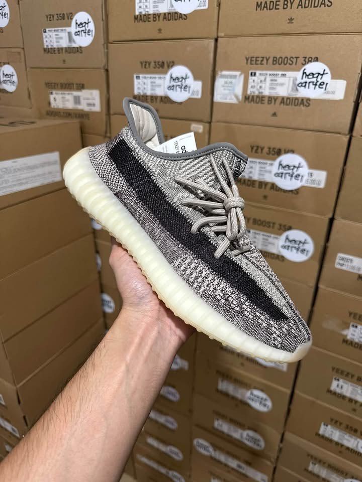 size 9 Yeezy 350 V2 (Category: Sneakers) located in Cavite. Submitted by heatcartel_ (Listing ID 1462058174, Image 1). Description: all size 9 mens brand new Yeezy 350 V2 COD/COP nationwide 🚚 Zyon ₱11,500 Salt ₱12,500 Steel grey ₱10,900 Carbon asriel ₱10,900 vermosa / evia alabang / ATC meet up📍.