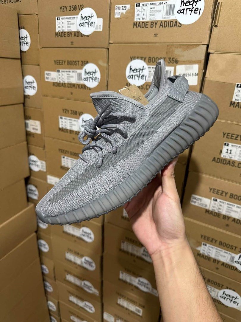 size 9 Yeezy 350 V2 (Category: Sneakers) located in Cavite. Submitted by heatcartel_ (Listing ID 1462058174, Image 3). Description: all size 9 mens brand new Yeezy 350 V2 COD/COP nationwide 🚚 Zyon ₱11,500 Salt ₱12,500 Steel grey ₱10,900 Carbon asriel ₱10,900 vermosa / evia alabang / ATC meet up📍.