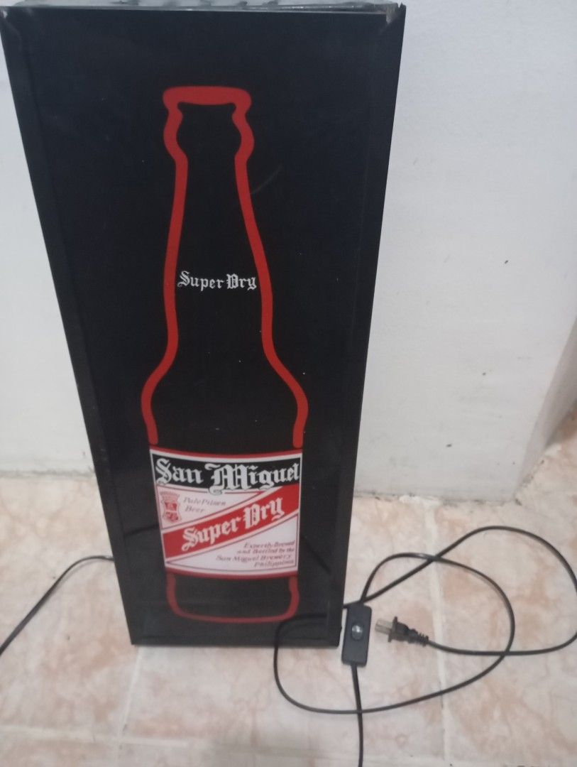 SMB Super dry signage (Category: Vintage Collectibles) located in Las Pinas. Submitted by the_recycle_shop (Listing ID 1462178506, Image 1). Description: Vintage item for bar mancave display 21.5 inches ht 8.5 inches length Led light with switch Metal frame acrylic display.