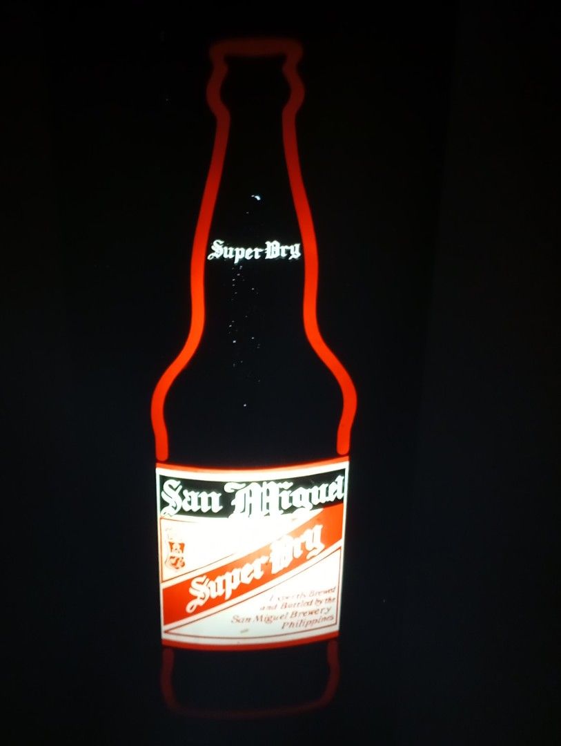 SMB Super dry signage (Category: Vintage Collectibles) located in Las Pinas. Submitted by the_recycle_shop (Listing ID 1462178506, Image 2). Description: Vintage item for bar mancave display 21.5 inches ht 8.5 inches length Led light with switch Metal frame acrylic display.