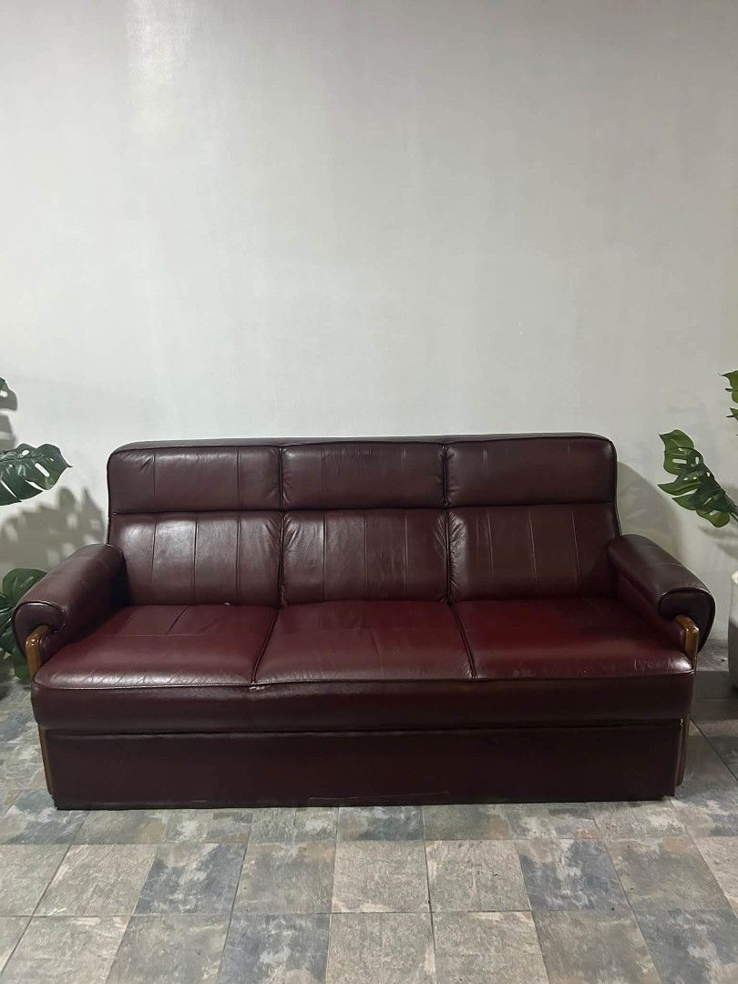 Sofa (Category: Sofas) located in Meycauayan. Submitted by marygracecasimiro (Listing ID 1462077564, Image 3). Description: Imported Genuine Leather Sofa with Center Table from Japan P21,000 lang mga suki 67x31x31in With Center Table Super Comfy Walang Sag Walang Lubog Makapal ang Foam No issue Minor scratch/ dust Heavy duty From Japan ♥️ #sofaset #japan #surplus #affordable #angelescity #Pampanga #highlightseveryone ‼️Sale‼️ Now:19,000.