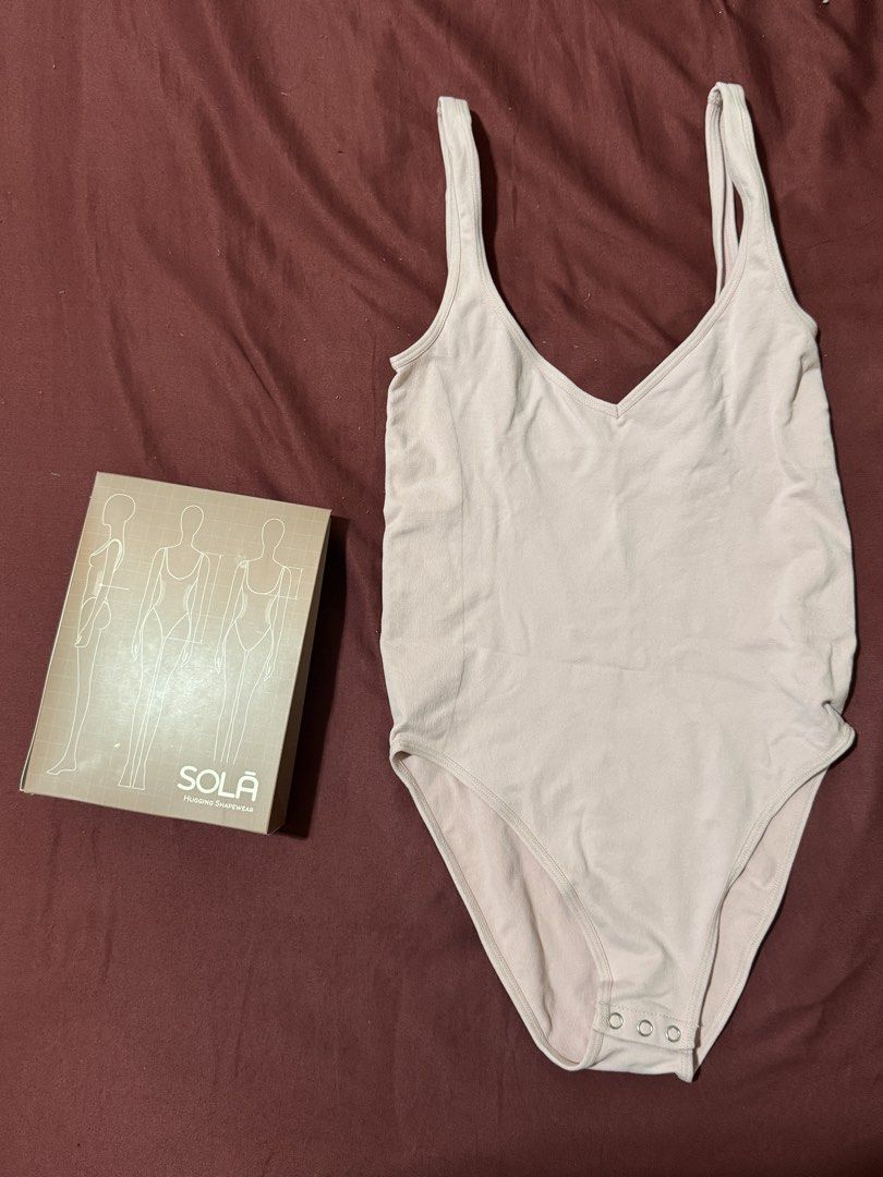 SOLÁ Hugging Plunging Bodysuit in Taffy (Category: Undergarments & Loungewear) located in Caloocan City. Submitted by julyuhs.dcltr (Listing ID 1460159091, Image 1). Description: • Limited Edition! 🍬💞 • Tried it on ONLY • RFS: don’t like the fit on me • Very versatile!!.