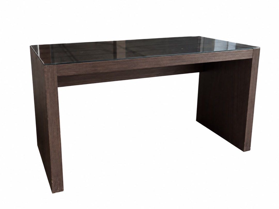 Solid Wooden Computer Table (Category: Tables & Sets) located in Singapore. Submitted by jinglelinger (Listing ID 1462213034, Image 1). Description: .