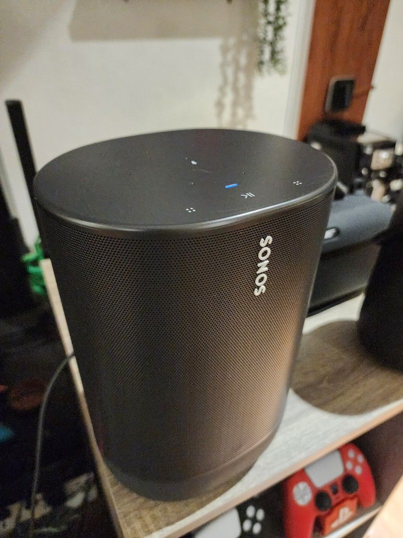 Sonos Portable Smart Speaker - Black (Category: Soundbars, Speakers & Amplifiers) located in Manila. Submitted by kg613 (Listing ID 1462132315, Image 2). Description: - Black Sonos portable smart speaker - Incredible sound quality for its compact size - Seamless wireless connectivity - Convenient top-mounted volume and power controls - Minor scuffing on the bottom edge, otherwise in perfect working condition.