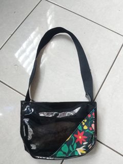(Kategori: ) berada di . Dikirim oleh stuffbyizzy (ID iklan 1462043846, Gambar 1). Deskripsi: .