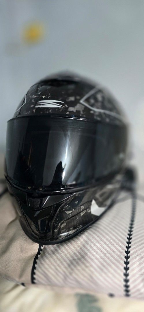 Spyder carbon xl (Category: Helmets and other Riding Gears) located in Makati City. Submitted by iamnicoboi (Listing ID 1462100453, Image 1). Description: Magbasa muna maigi Intercom SOLD! Negotiable For sale Spyder carbon helmet Size XL With Spyder helmet bag 2 visors (yung revo lens may mga gasgas na kaya sama ko na, pwede pang daily yun) Issue Hanapan niyo nalang ng foam sa loob. Wala na kasi ako time and naka tago nalang yan. Pa check nalang 