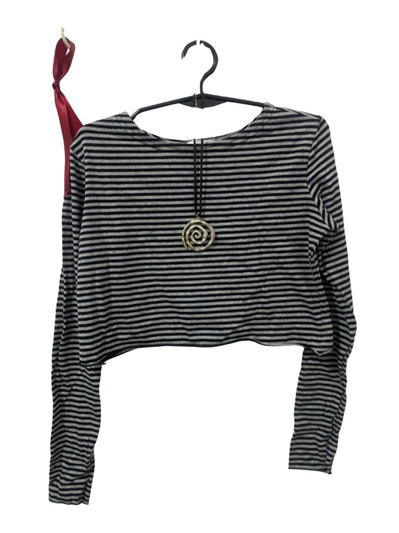 stripe cropped longsleeve (Category: Longsleeves) located in Quezon City. Submitted by kastiel00 (Listing ID 1462202916, Image 1). Description: .