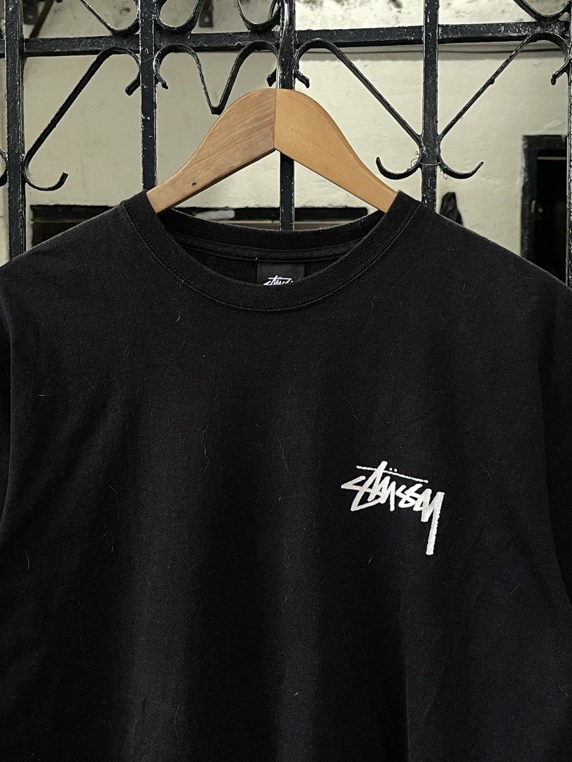 Stussy Dice M (Category: Tshirts & Polo Shirts ) located in Marikina City. Submitted by joshuaades21107 (Listing ID 1462199897, Image 3). Description: Stussy Dice Authentic No side stitch 9/10 color rate Flaws: Crackprints, see picture for reference.