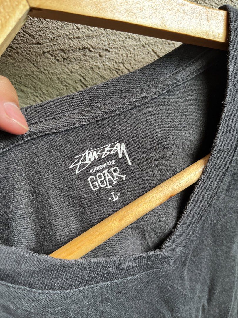 STUSSY VNECK (Category: Tshirts & Polo Shirts ) located in Cagayan de Oro. Submitted by rewornthriftph (Listing ID 1462043952, Image 2). Description: width: 19 length: 27.5 small | FITS also on small Color rate: 9/10 Issue: NEED WASH In EXCELLENT Condition See details and reference on slides Payment Methods: GCASH/JNT PLS MANAGE YOUR EXPECTATIONS. THRIFT ITEMS, NO CANCELLATION ₱300.