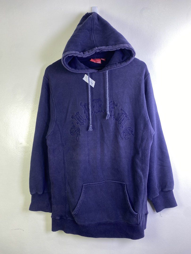Supreme Hoodie (Category: Coats, Jackets and Outerwear) located in Manila. Submitted by declutterpromax (Listing ID 1462079946, Image 1). Description: .