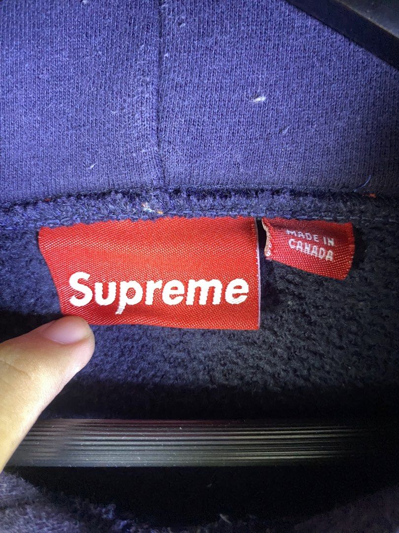 Supreme Hoodie (Category: Coats, Jackets and Outerwear) located in Manila. Submitted by declutterpromax (Listing ID 1462079946, Image 2). Description: .