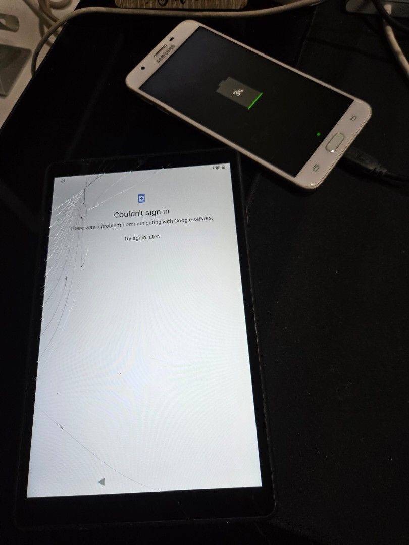 Take all Lenovo tablet and J7 phome both working (Category: Laptops & Notebooks) located in Las Pinas. Submitted by juliagarcia95 (Listing ID 1462104392, Image 1). Description: lenovo tablet ( issue basag yung lcd) samsung phome dues ( issue may burn yung screen) all original.