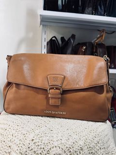 (Category: ) located in . Submitted by vintage_vogue6100 (Listing ID 1462139311, Image 1). Description: .