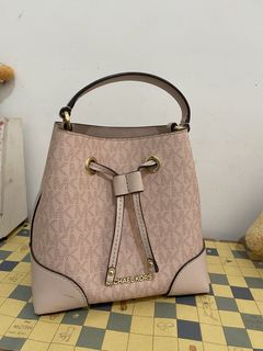 (Kategori: ) berada di . Dikirim oleh h1lovely (ID iklan 1462060043, Gambar 1). Deskripsi: .